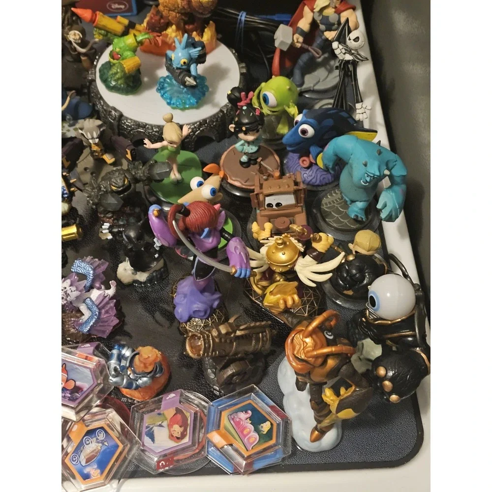 Disney Infinity Wii U Mixed Lot 4 Portal Base Game Discs 88 Figures Power Discs